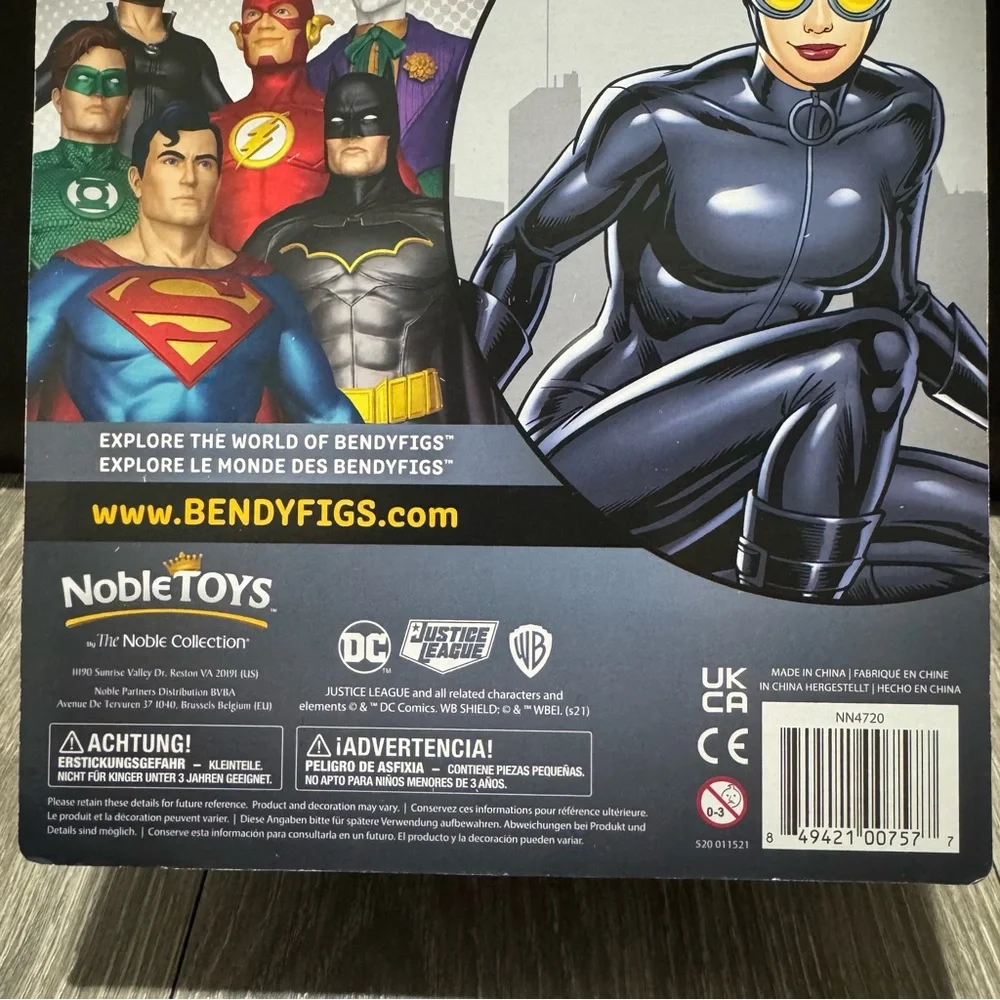 BendyFigs The Noble Collection - DC Comics Catwoman 7.5-inch‎ Figure